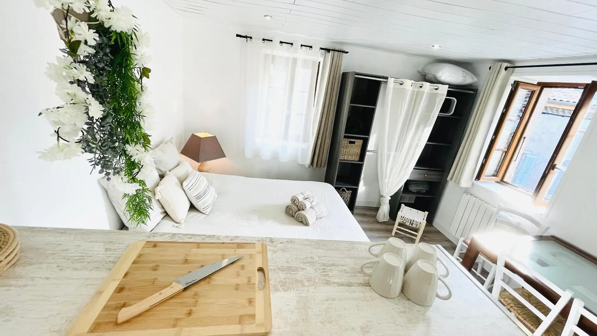 Apartment Kapuccino Appartement Chic Et Cosy Centre-Ville Wifi Chalencon France